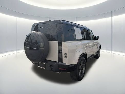Used 2026 Land Rover Defender 110 X-Dynamic SE AWD/4WD image 5