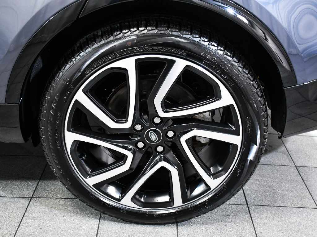 Used 2024 Land Rover Discovery Dynamic SE AWD/4WD image 8