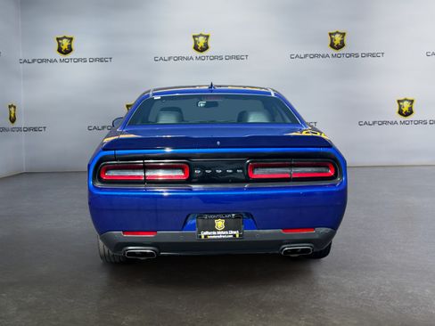 Used 2018 Dodge Challenger SXT Plus RWD image 4