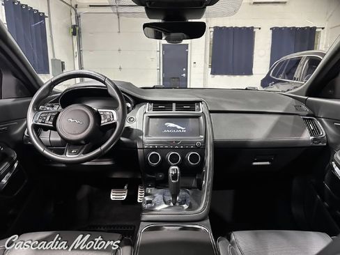 Used 2019 Jaguar E-PACE R-Dynamic HSE AWD/4WD image 18