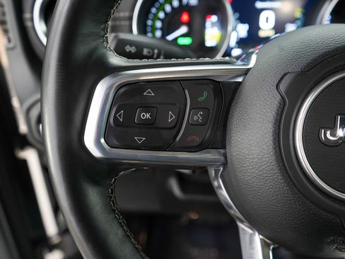 Used 2021 Jeep Wrangler Unlimited Sahara w/ Dual Top Group image 23