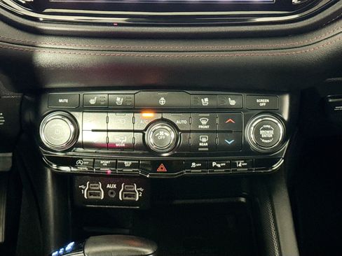 Used 2023 Dodge Durango GT AWD/4WD image 27