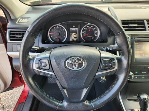 Used 2016 Toyota Camry SE FWD image 9