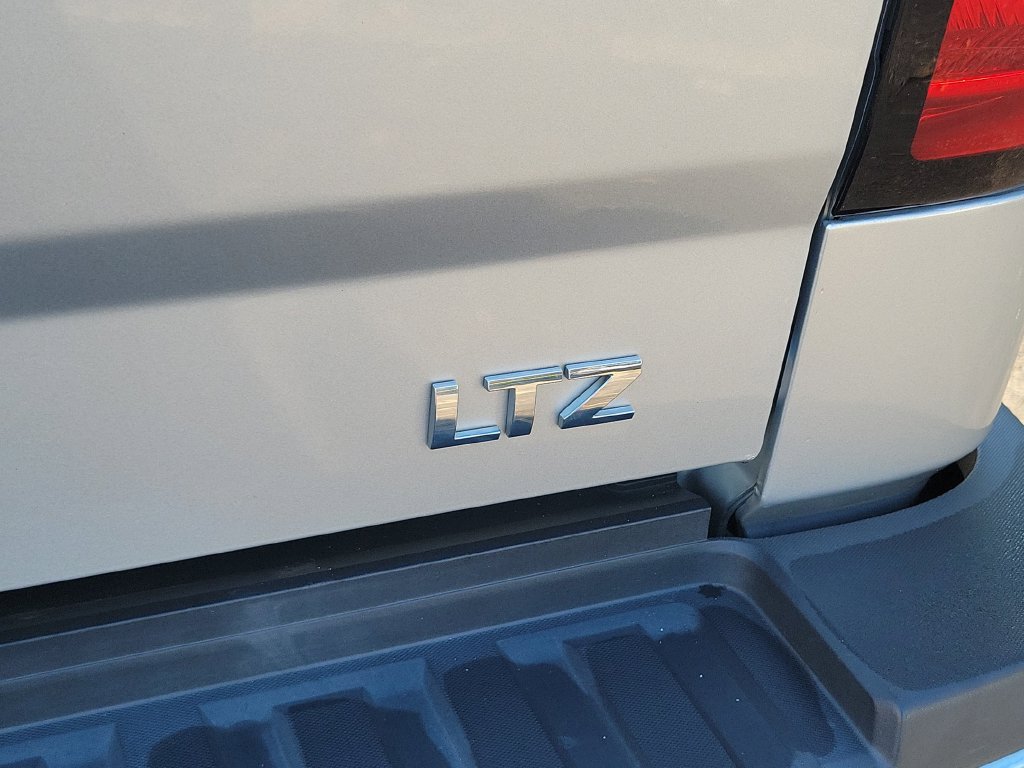 Used 2015 Chevrolet Silverado 3500 LTZ w/ Duramax Plus Package AWD/4WD image 12