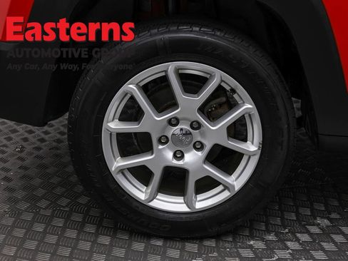 Used 2021 Jeep Renegade Latitude AWD/4WD image 30