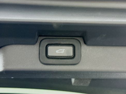 Used 2022 Land Rover Discovery S R-Dynamic image 31