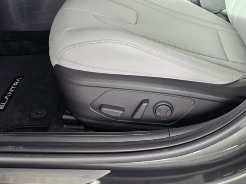 New 2026 Hyundai Elantra Limited image 22