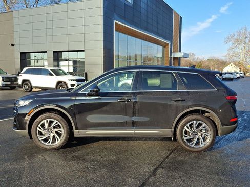 Used 2024 Lincoln Corsair AWD w/ Equipment Group 101A image 7