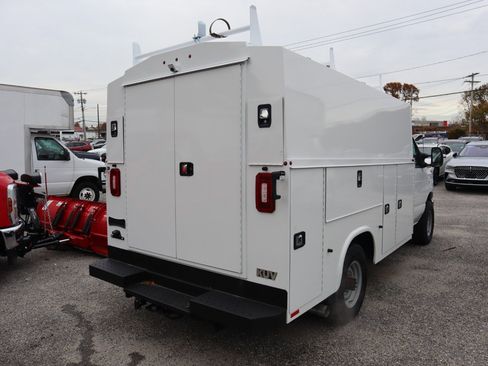 New 2026 Ford E-350 and Econoline 350 Super Duty w/ Power Equipment Group image 4