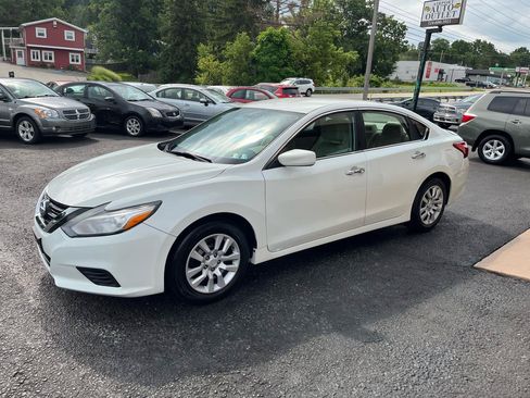 Used 2017 Nissan Altima 2.5 S w/ Power Driver Seat Package FWD image 10