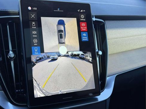 New 2026 Volvo XC90 T8 Plus w/ Protection Package Premier image 4