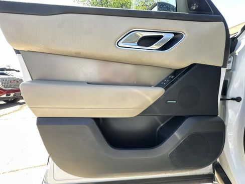 Used 2018 Land Rover Range Rover Velar S AWD/4WD image 21