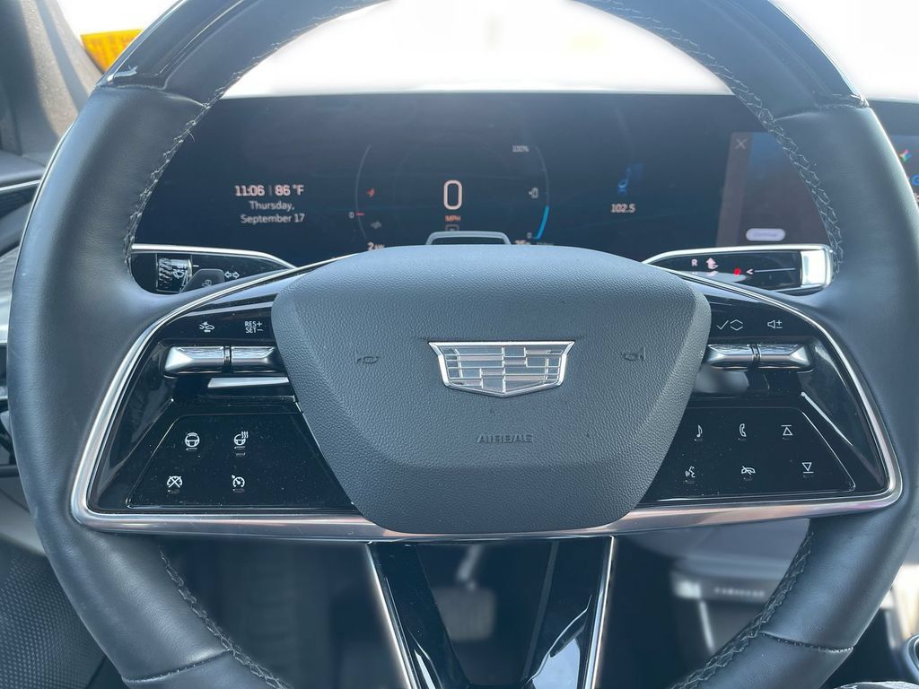 Certified 2024 Cadillac Lyriq Luxury AWD/4WD image 9