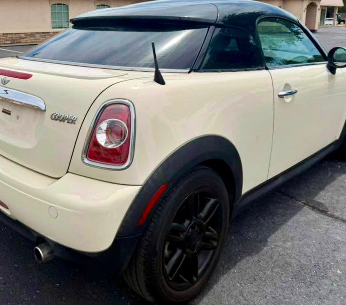 Used 2012 MINI Cooper Coupe FWD image 2