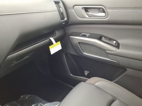 New 2026 Nissan Pathfinder SL image 23