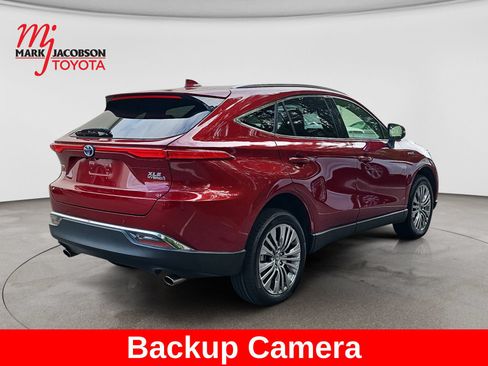 Used 2021 Toyota Venza XLE w/ Softex Package AWD/4WD image 8