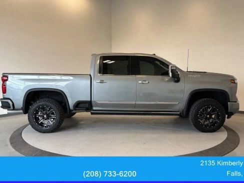 Used 2024 Chevrolet Silverado 3500 High Country w/ High Country Premium Package image 8