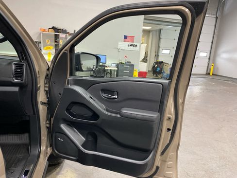 Used 2022 Nissan Frontier PRO-4X w/ Pro-4X Premium Package image 27