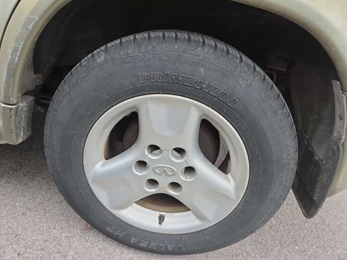 Used 2001 INFINITI QX4 Luxury w/ (S02) Sport Pkg image 9