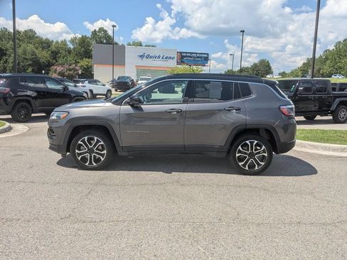 Used 2023 Jeep Compass Limited AWD/4WD image 2
