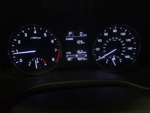 Used 2018 Hyundai Elantra SE FWD image 23
