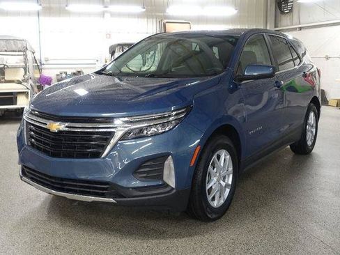 Used 2024 Chevrolet Equinox LT w/ LPO, Floor Liner Package FWD image 3