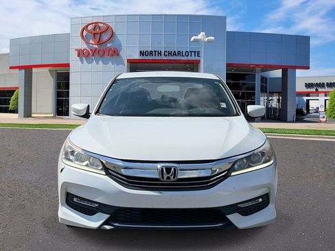 Used 2017 Honda Accord Sport Special Edition image 2