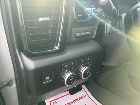 Used 2024 GMC Sierra 2500 AT4X image 17