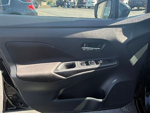 Used 2021 Nissan Versa SV FWD image 21