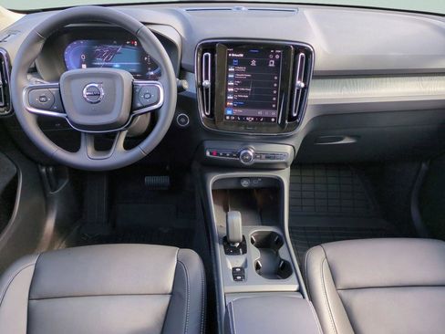 New 2025 Volvo XC40 B5 Core w/ Protection Package Premier image 13