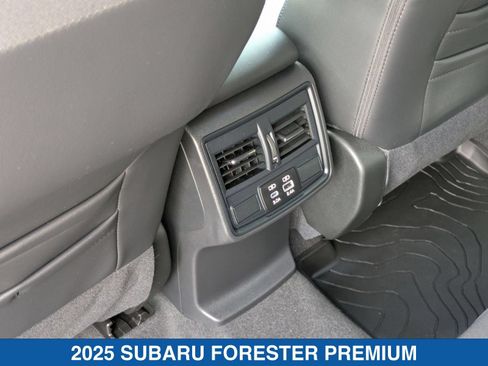 Certified 2025 Subaru Forester Premium AWD/4WD image 31