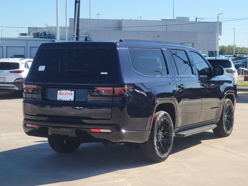 New 2025 Jeep Wagoneer L Series II w/ Premium Group I image 5