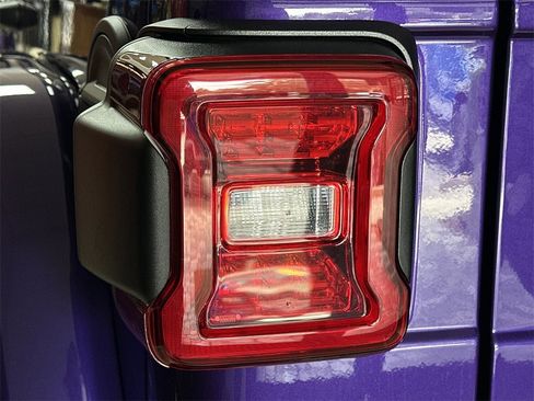 New 2026 Jeep Wrangler Unlimited Rubicon w/ Xtreme 35 Tire Package image 6