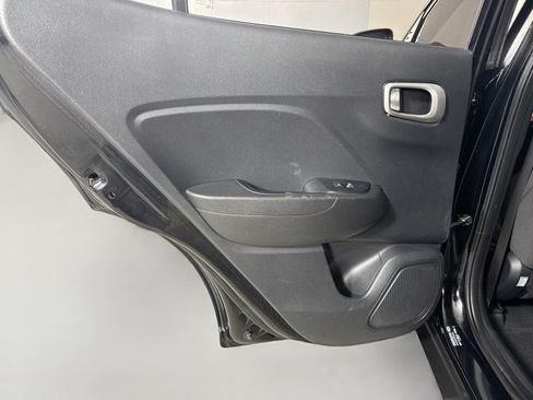 Used 2023 Hyundai Venue SEL FWD image 26