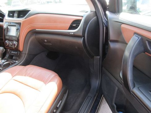 Used 2015 Chevrolet Traverse LT FWD image 19