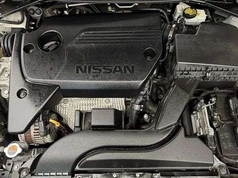 Used 2018 Nissan Altima 2.5 SR FWD image 16