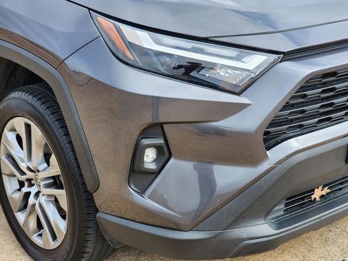 Used 2022 Toyota RAV4 XLE Premium AWD/4WD image 11
