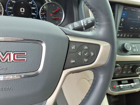 Used 2020 GMC Acadia Denali w/ Denali Ultimate Package AWD/4WD image 17