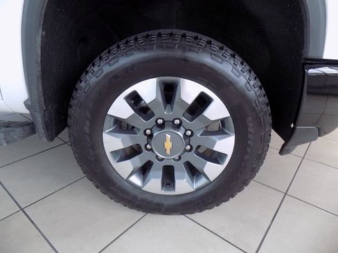 Used 2024 Chevrolet Silverado 2500 Custom w/ Custom Convenience Package AWD/4WD image 13
