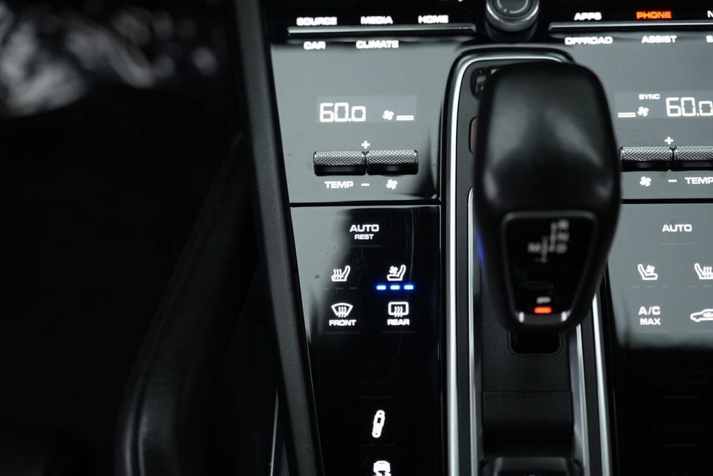 Used 2019 Porsche Cayenne Turbo AWD/4WD image 91