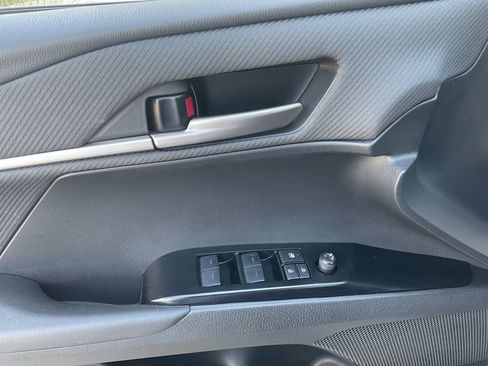 Used 2025 Toyota Camry SE FWD image 18