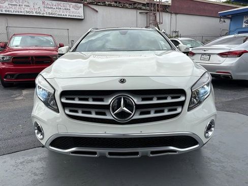 Used 2018 Mercedes-Benz GLA 250 4MATIC w/ Premium Package image 4