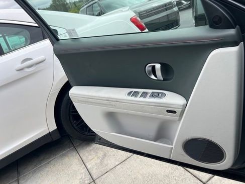Certified 2024 Hyundai Ioniq 5 Limited RWD image 17