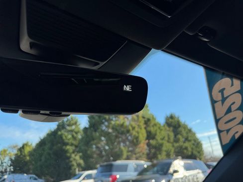 Used 2025 Volkswagen Tiguan SE R-Line image 27