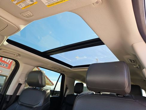 Used 2025 Ford Expedition Active image 12