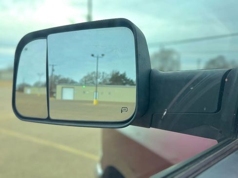 Used 2018 RAM 3500 Tradesman w/ Chrome Appearance Group image 13