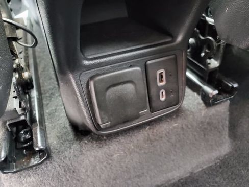 Used 2022 Chevrolet TrailBlazer LT w/ Convenience Package FWD image 14