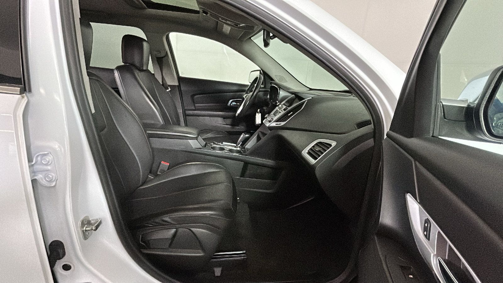 Used 2017 GMC Terrain SLT w/ Open Road Package FWD image 29