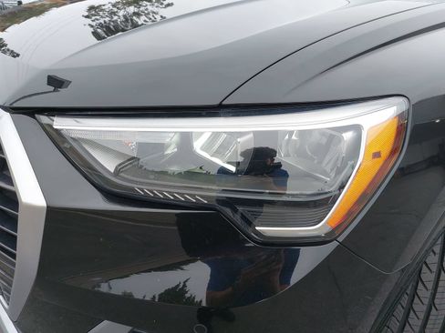 Used 2019 Audi Q3 2.0T Premium w/ Convenience Package AWD/4WD image 35