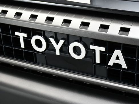 Used 2024 Toyota Land Cruiser w/ Premium Package image 94